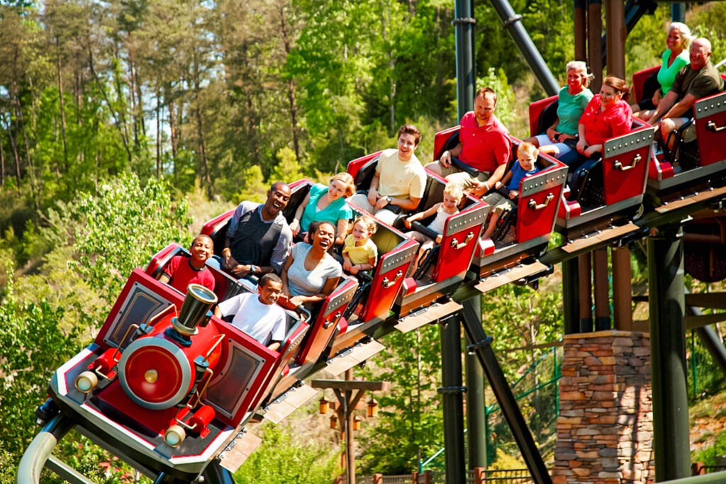 dollywood fire chaser express roller coaster, dollywood cinnamon bread